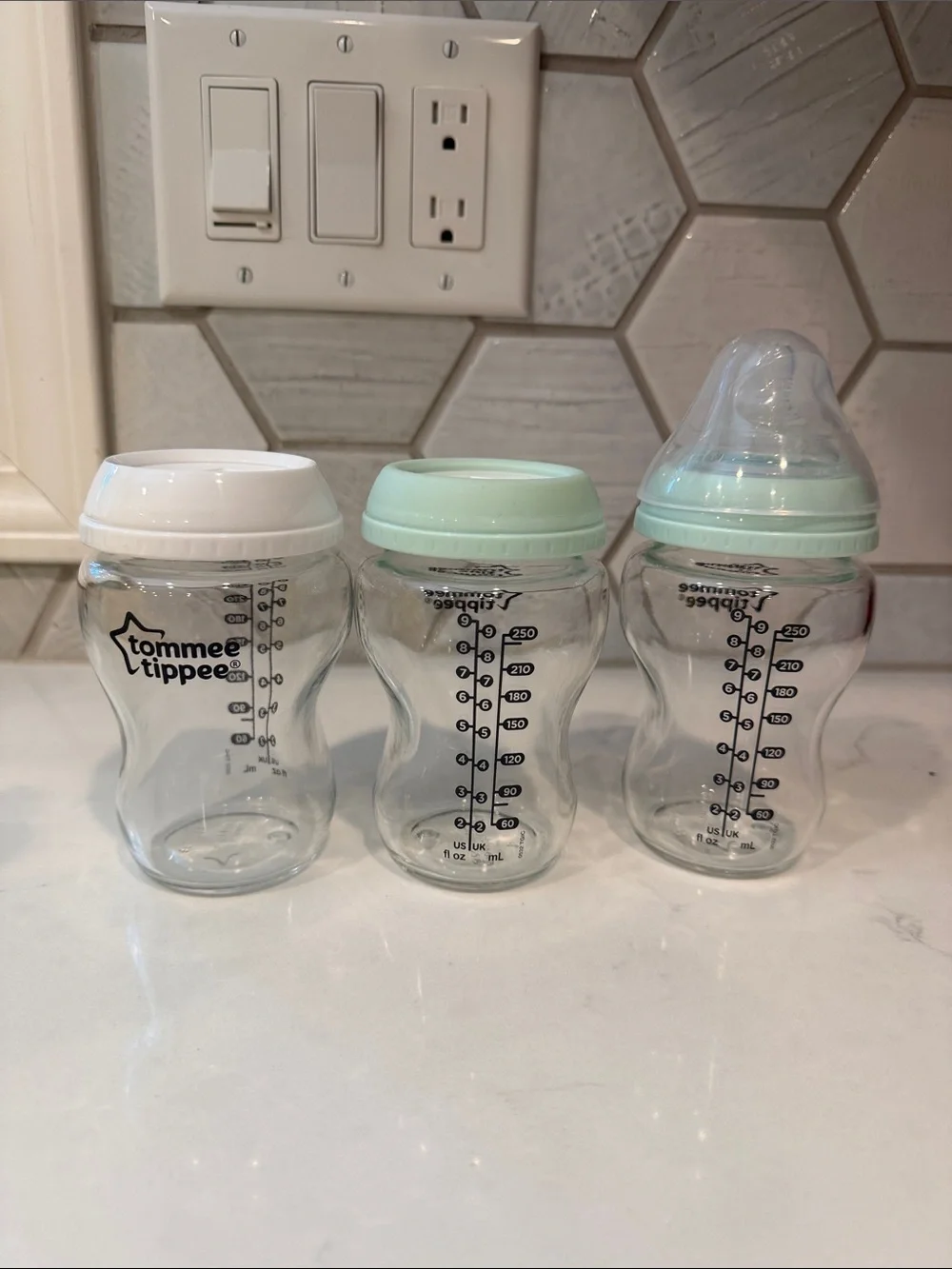Tommee Tippee Clear Baby Bottles with White and Mint Lids (Set of 3)